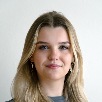 zoe.png__PID:85449f4c-a00e-461f-9321-587abfc38876